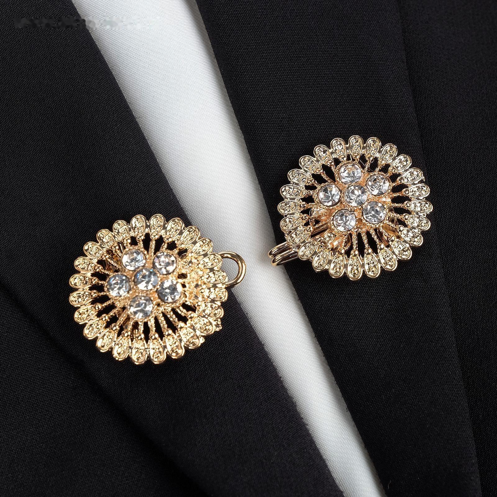 Зажим для кардигана 