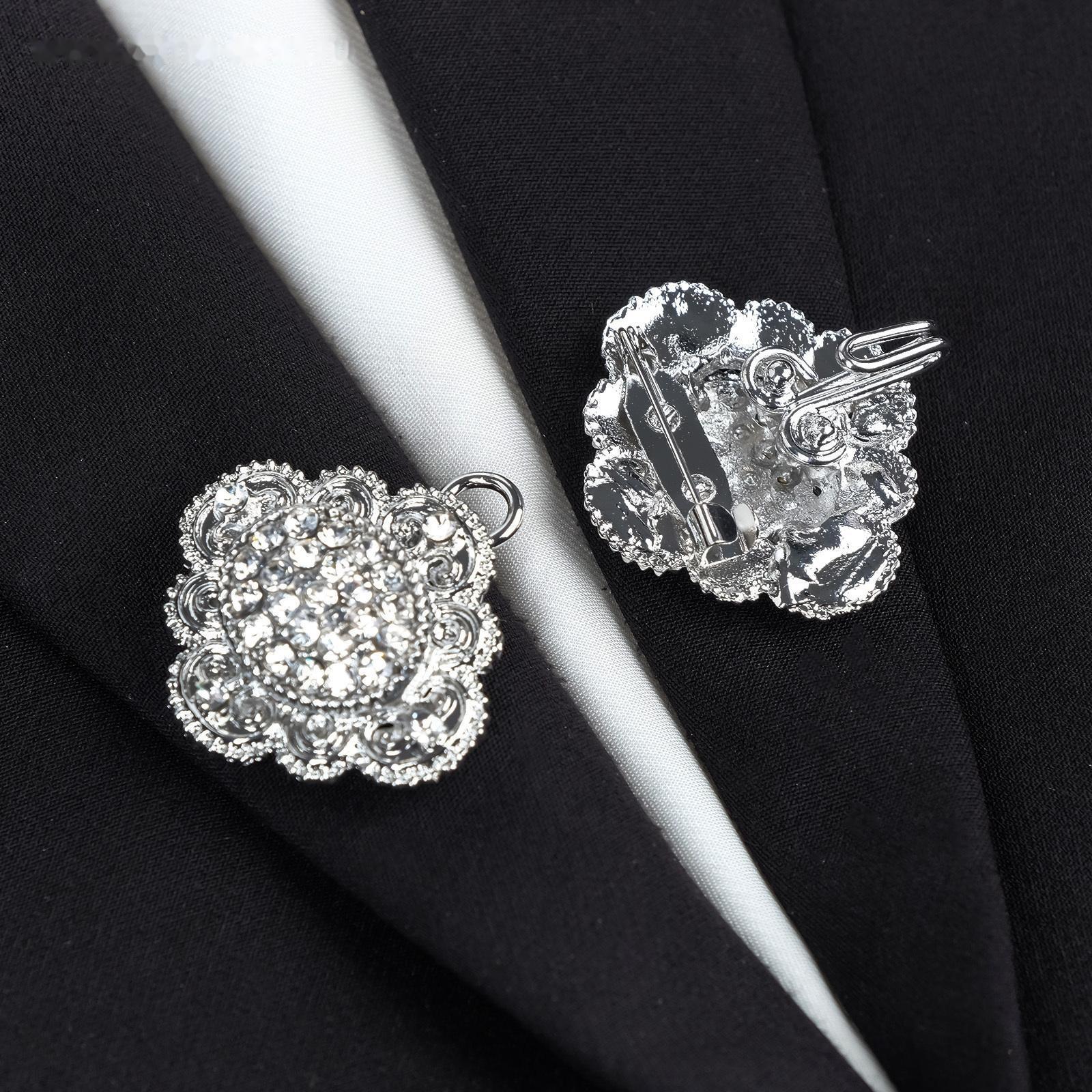 Зажим для кардигана 