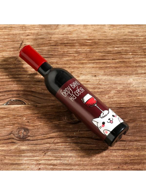 Штопор-бутылка и пробка на подложке 