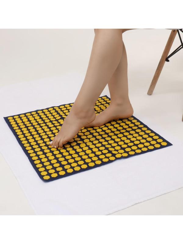 Ипликатор-коврик, спанбонд, 360 модулей, 56 × 62 см, цвет тёмно-синий/жёлтый