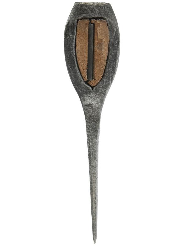 Топор кованый ТУНДРА, деревянное топорище Б3, покрыто морилкой 