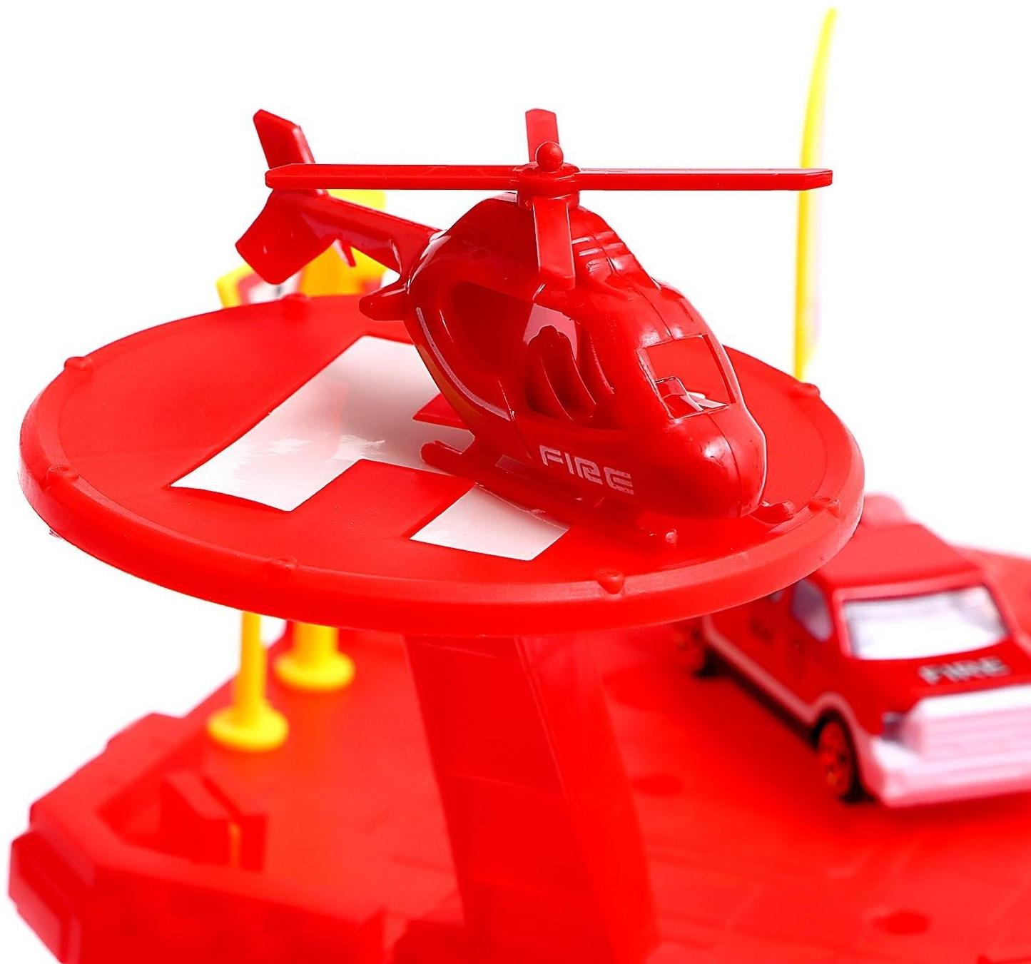 Парковка «Пожарная станция», с металлическими машинкой и вертолётом