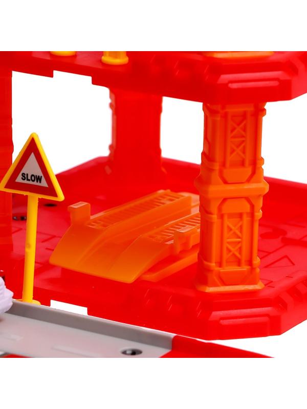 Парковка «Пожарная станция», с металлическими машинкой и вертолётом