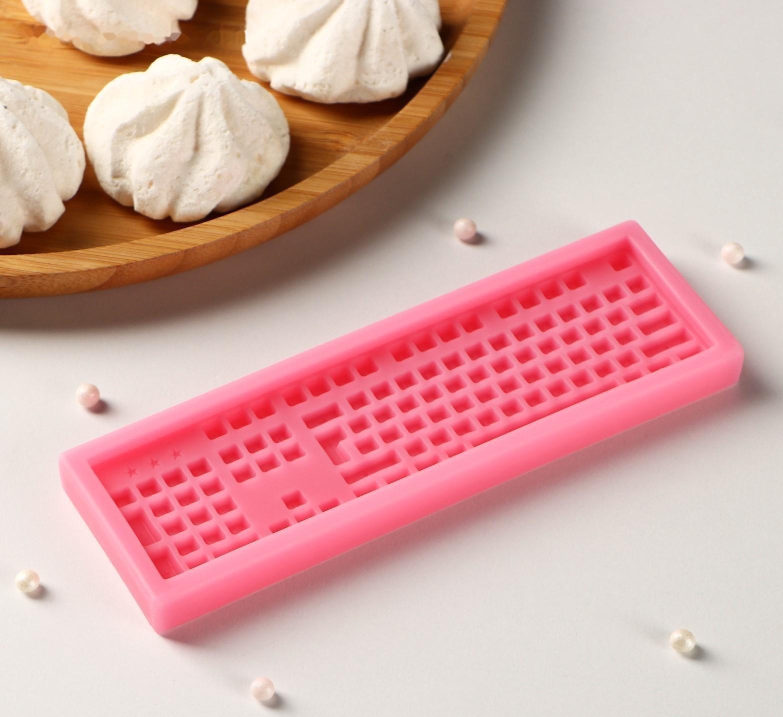 Силиконовый молд Доляна «Клавиатура», 14,5×4,5×1 см, цвет розовый