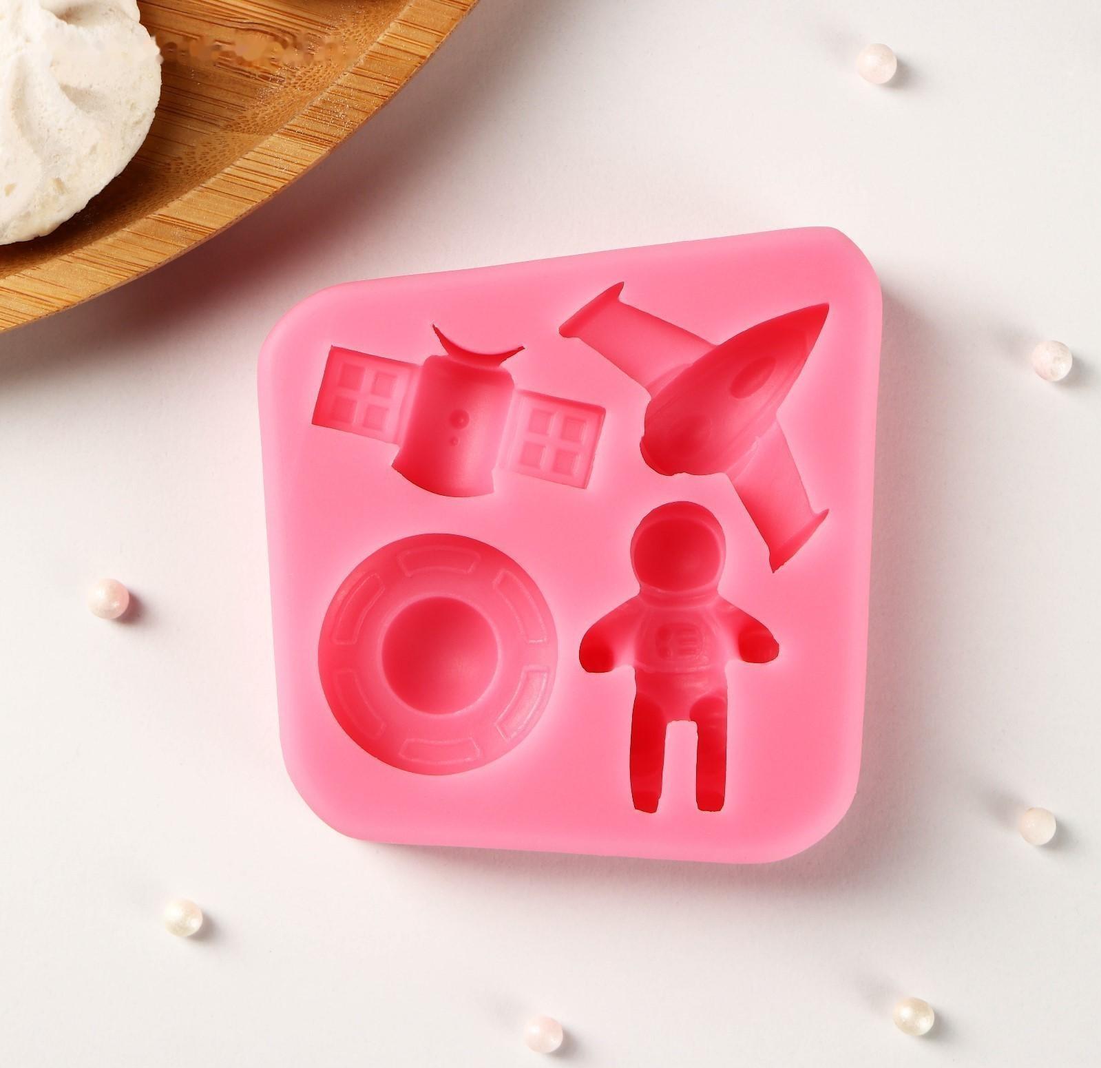 Силиконовый молд «Космос», 8×1,7 см, цвет розовый