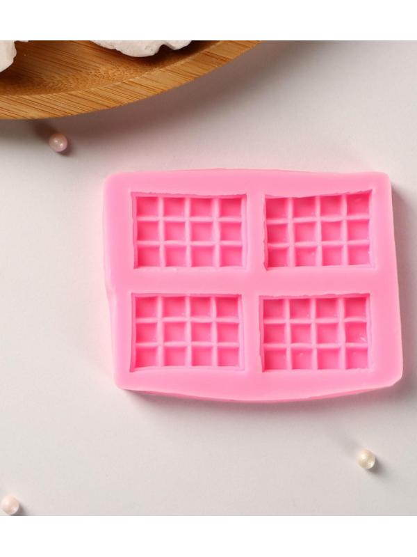 Силиконовый молд Доляна «Шоколадки», 8,5×6,5×0,8 см, цвет розовый