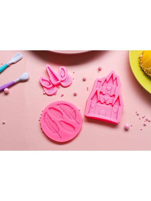 Силиконовый молд Доляна «Сказочный замок», 11×7,5×1,3 см, цвет розовый