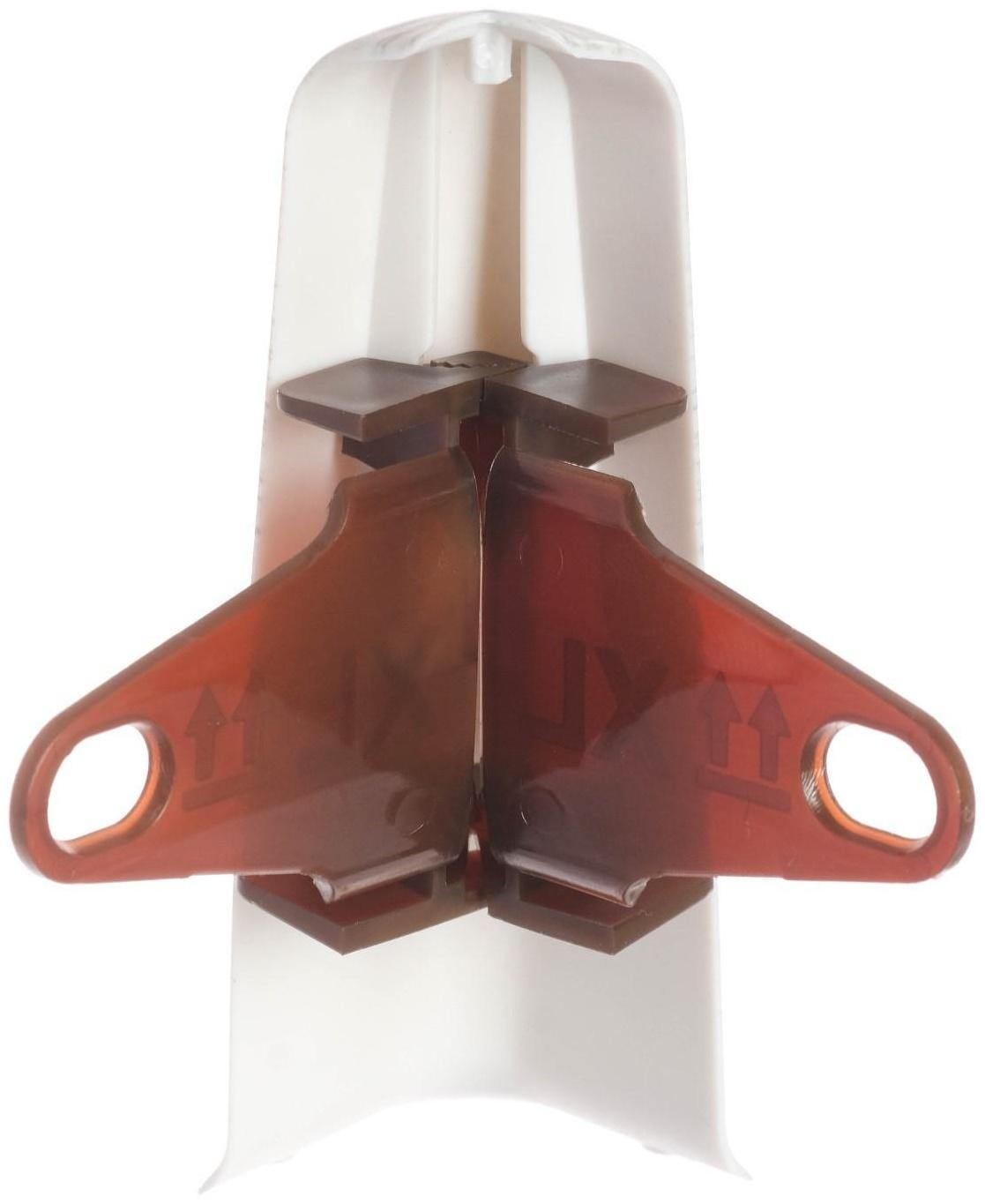 Угол наружный (внешний) с крепежом для плинтуса 85мм 