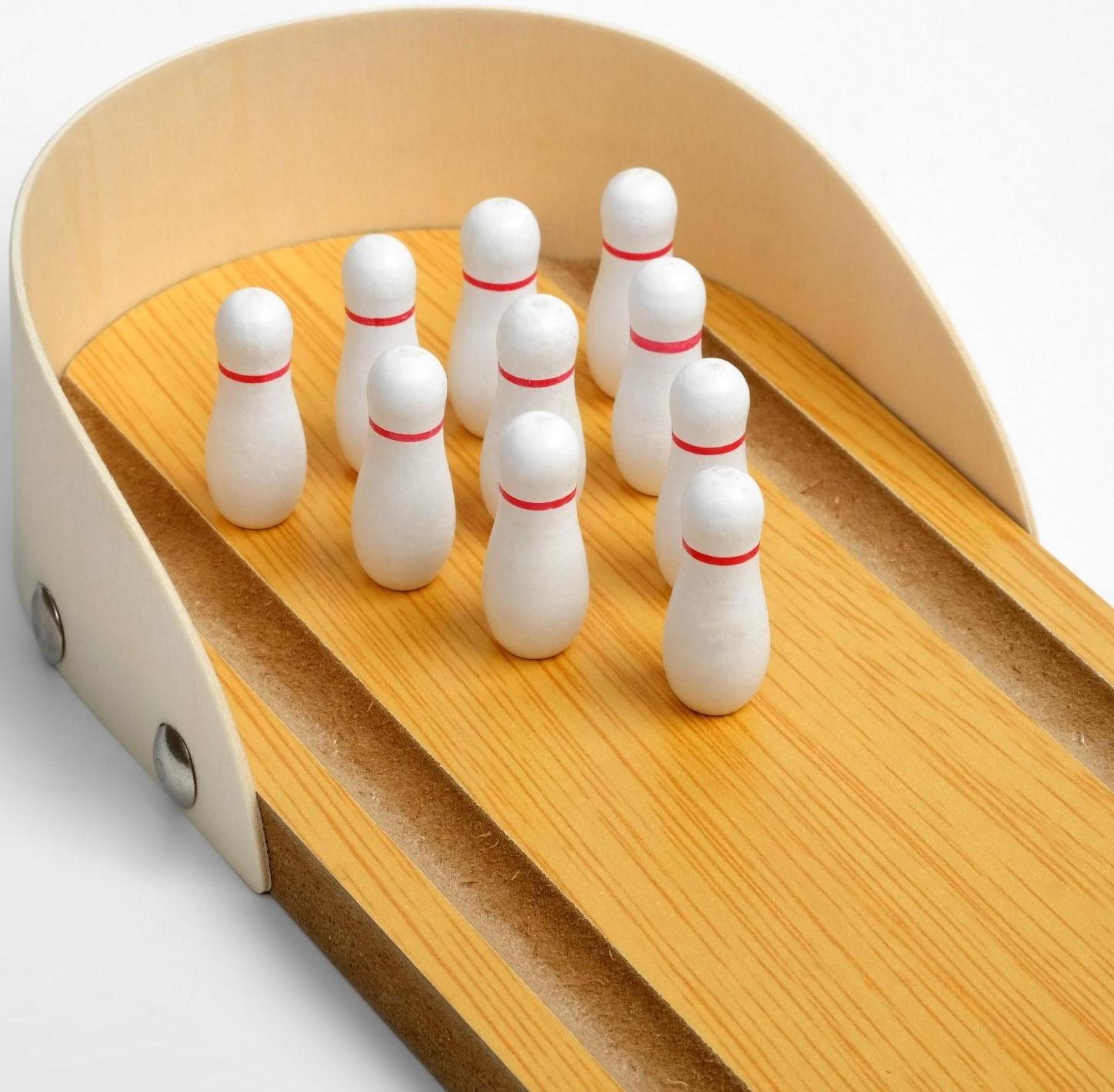 Мини-боулинг настольный,  29.5 х 10 см, кегли 3 х 1 см