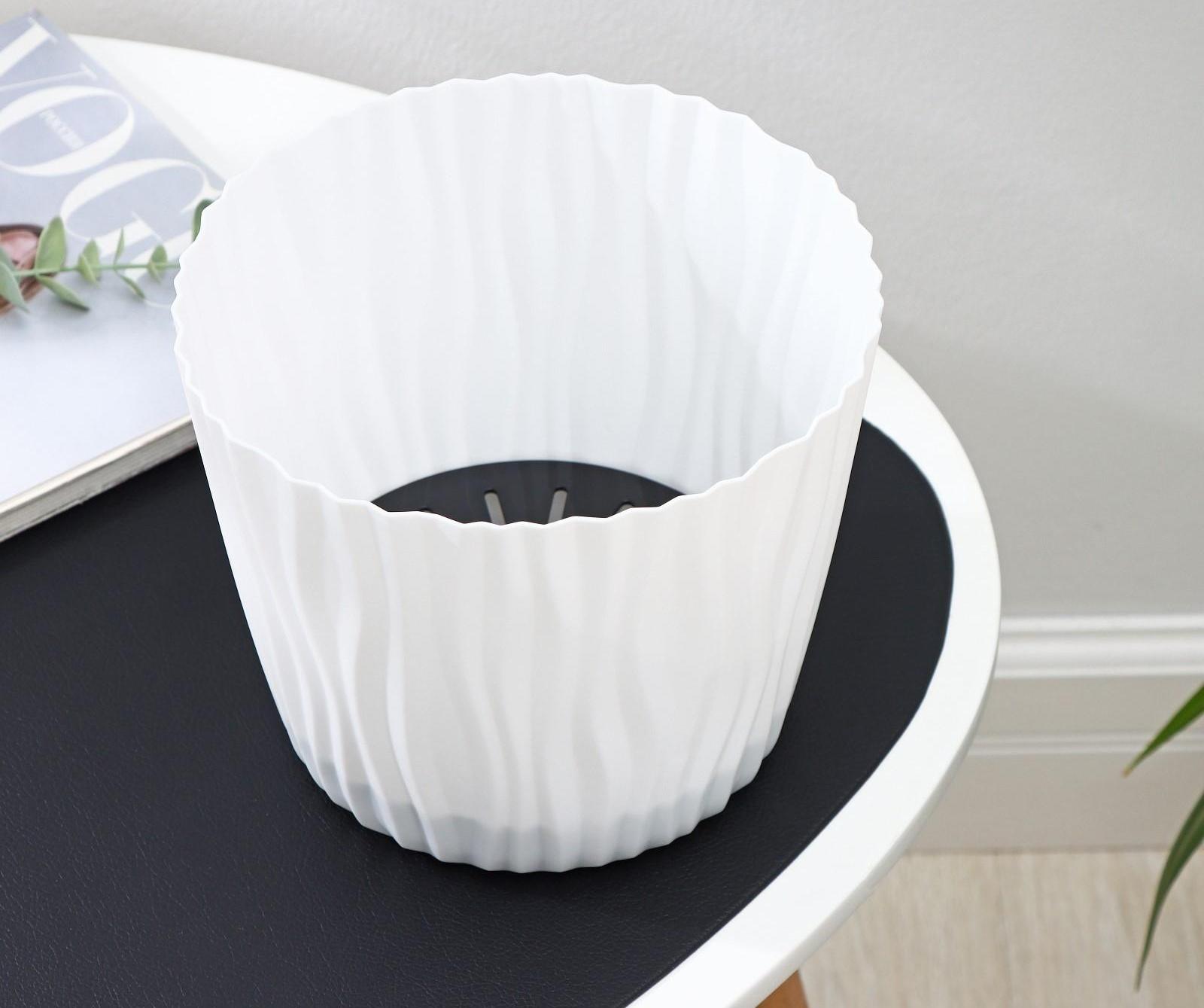 Кашпо для цветов со вставкой «Волна», 4 л, d=20 см, h=17 см, цвет белый