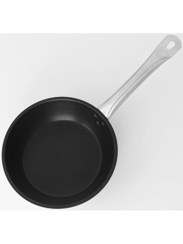 Сковорода из нержавеющей стали Hanna Knövell, d=22 см, h=5,5 см, толщина стенки 0,6 мм, длина ручки 21,5 см, антипригарное покрытие, индукция