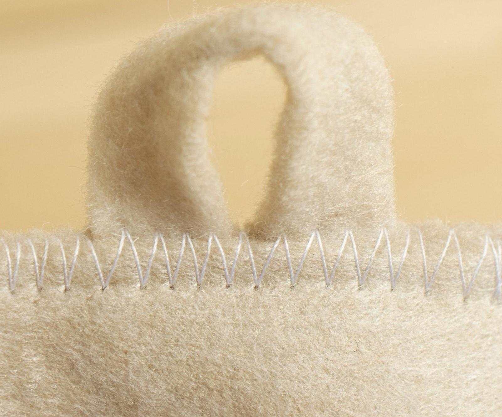 Рукавица для бани с принтом, белая