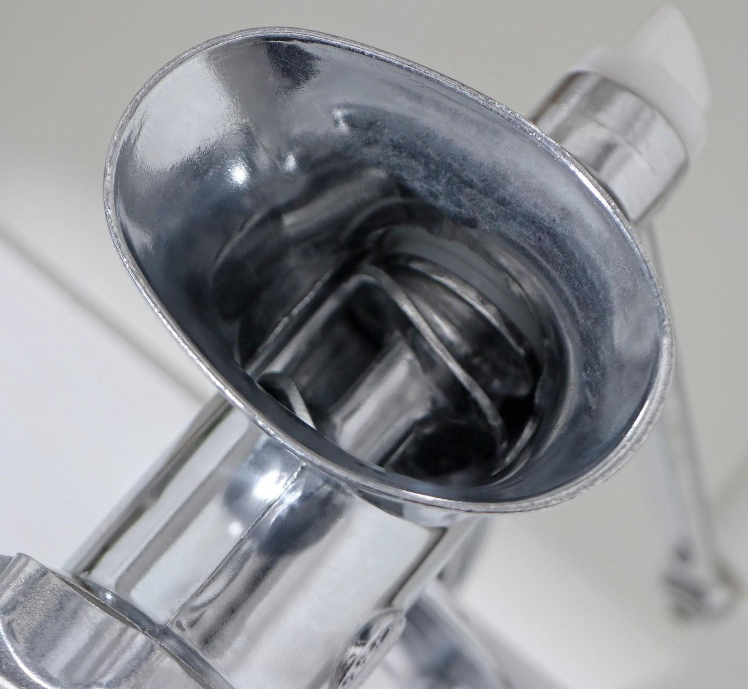 Мясорубка алюминиевая Доляна «Советская» 22,5×13,5 см