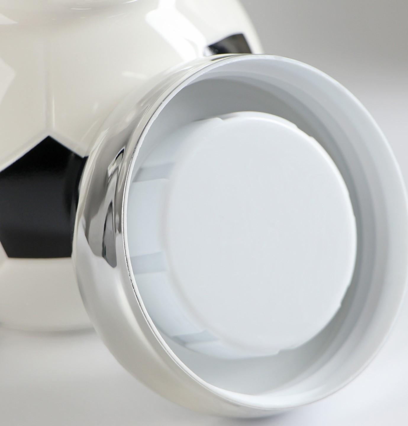 Кружка керамическая с крышкой «Футбольный мяч», 380 мл