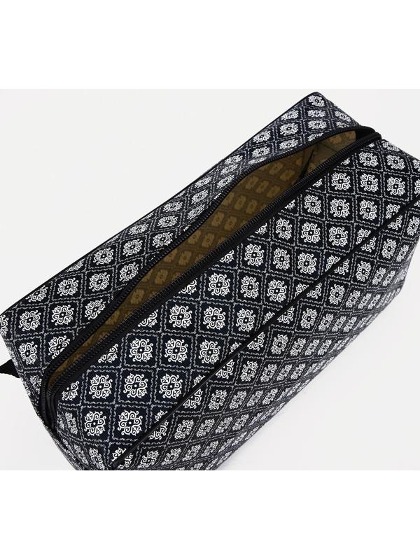 Косметичка на молнии, цвет чёрный