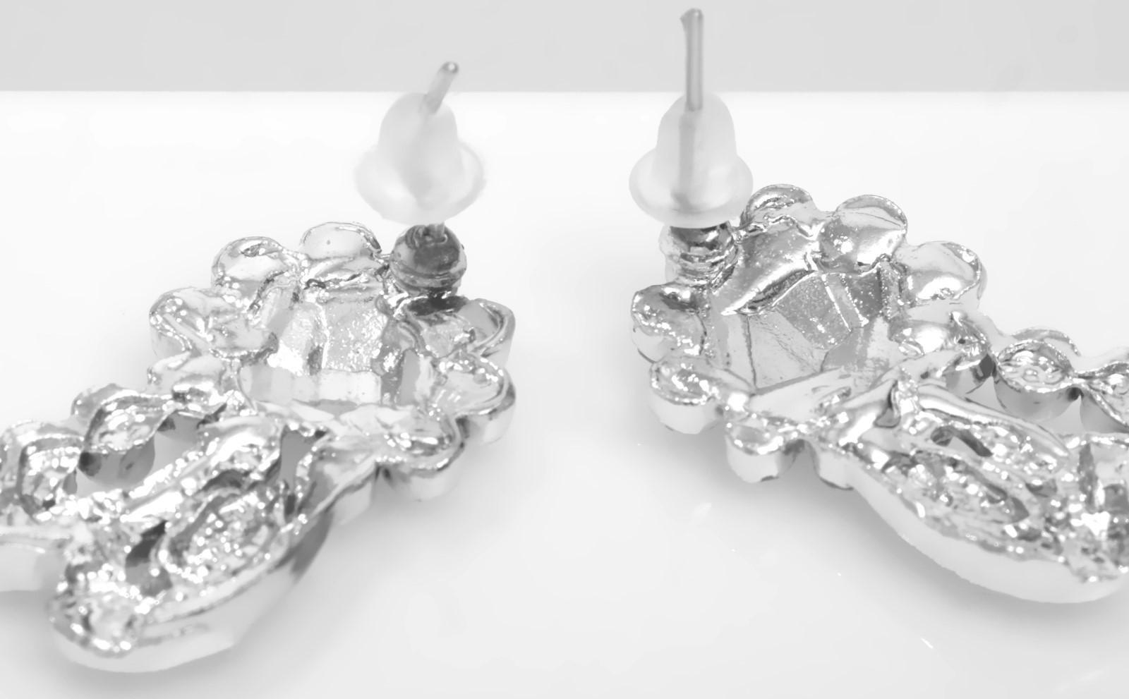 Серьги со стразами 