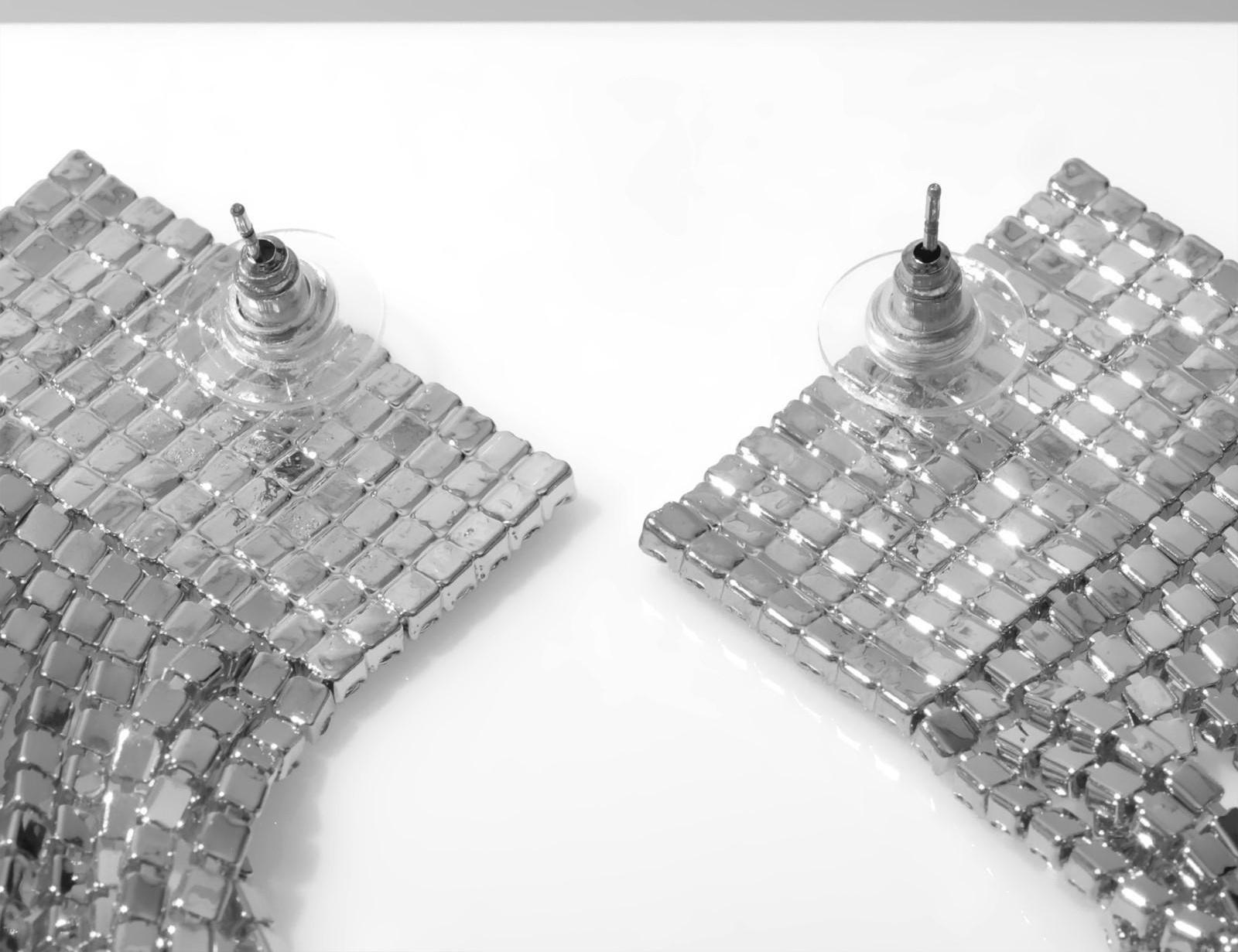 Серьги висячие со стразами 