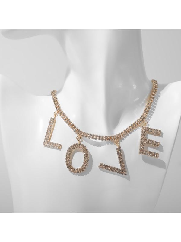 Колье LOVE, цвет белый в золоте, 30см
