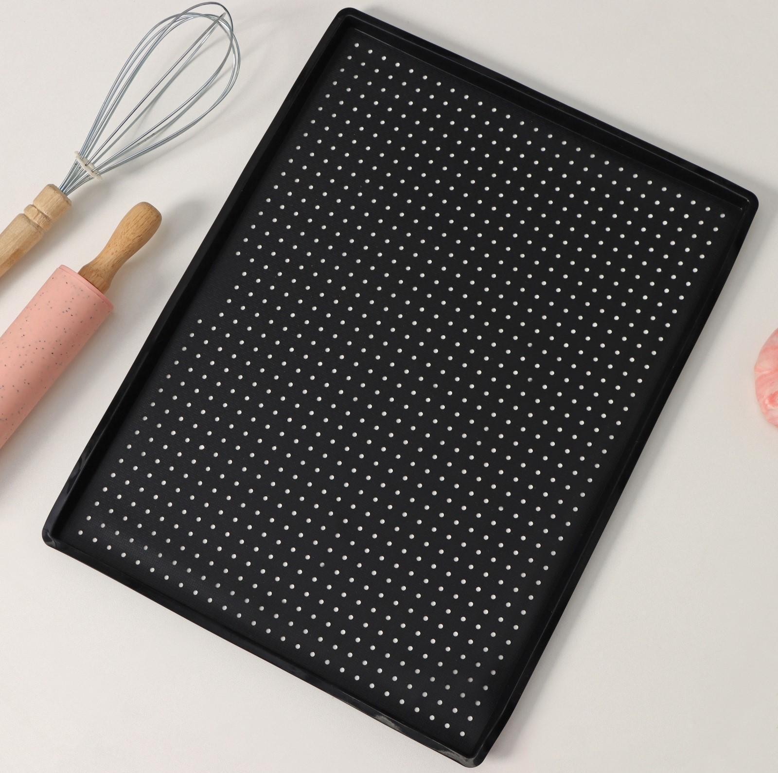 Коврик силиконовый перфорированный прямоугольный Доляна, 40×31×1 см, цвет чёрный