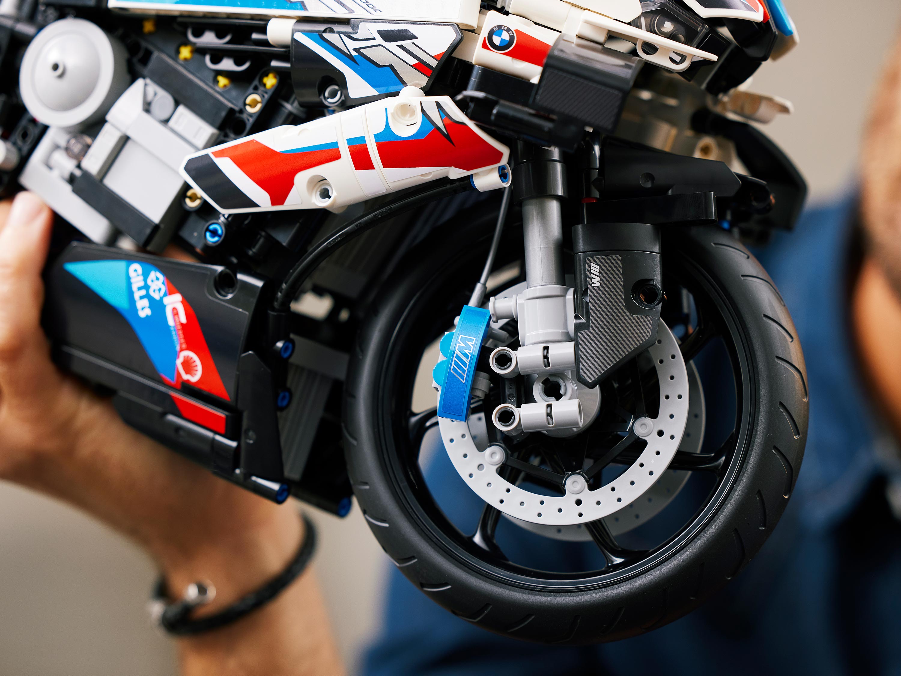 Конструктор «BMW M 1000 RR» T2118 (Technic 42130) / 1920 деталей