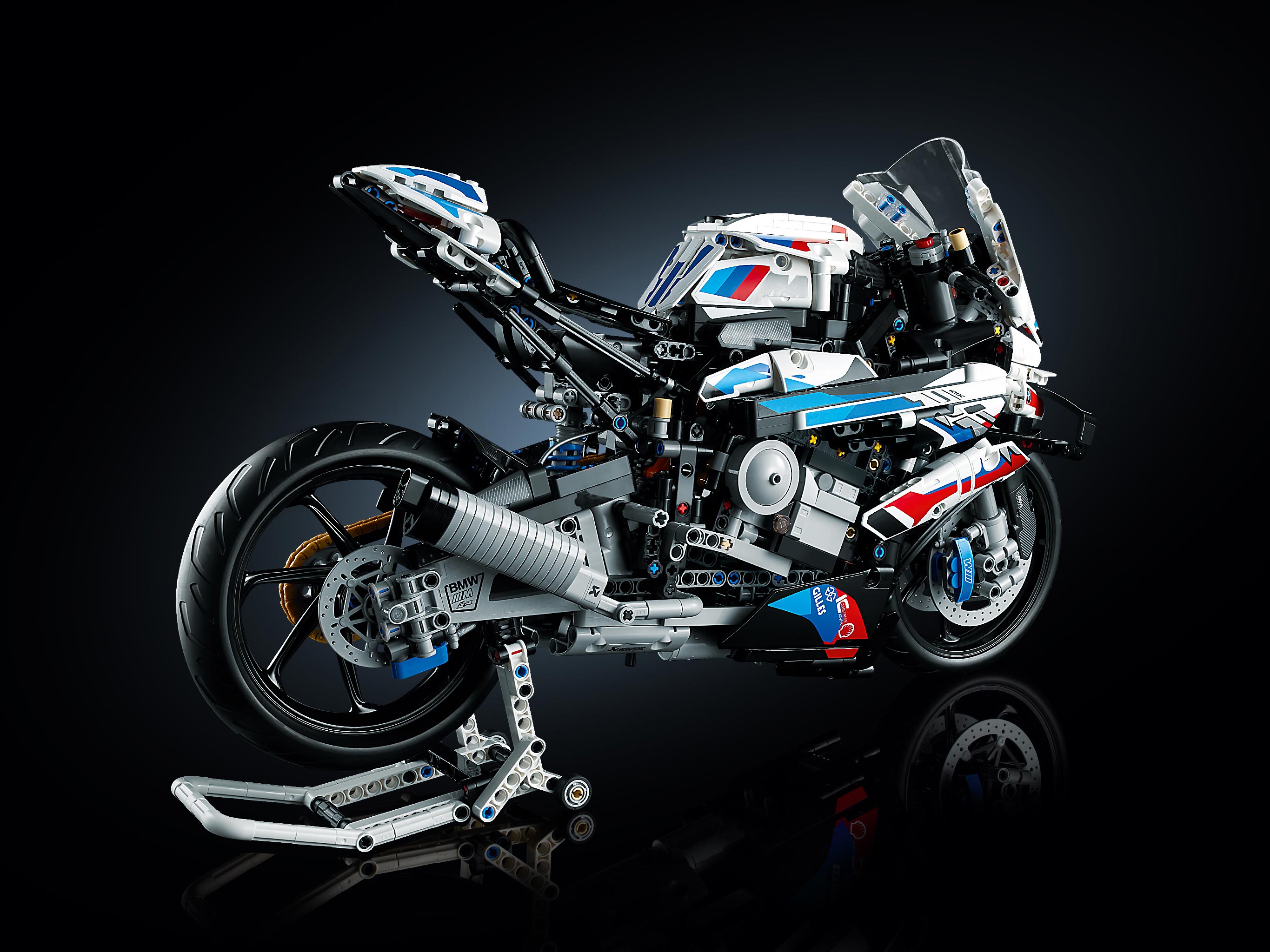 Конструктор «BMW M 1000 RR» T2118 (Technic 42130) / 1920 деталей