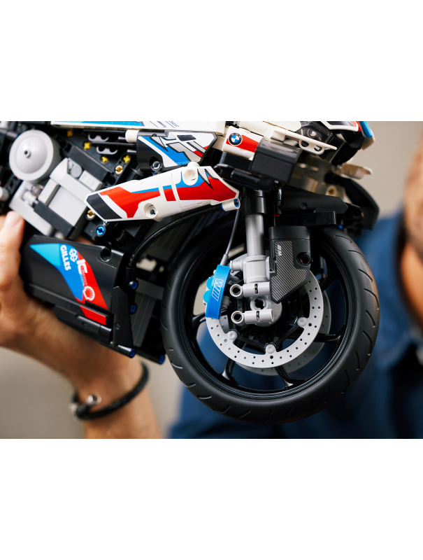 Конструктор «BMW M 1000 RR» T2118 (Technic 42130) / 1920 деталей