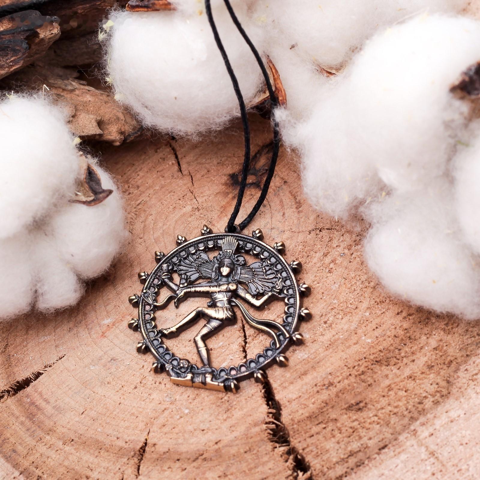 Символ предков из ювелирной бронзы 