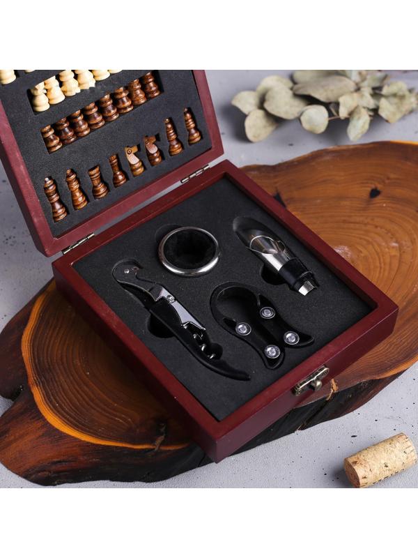 Подарочный набор для вина с шахматами «Поздравляю»