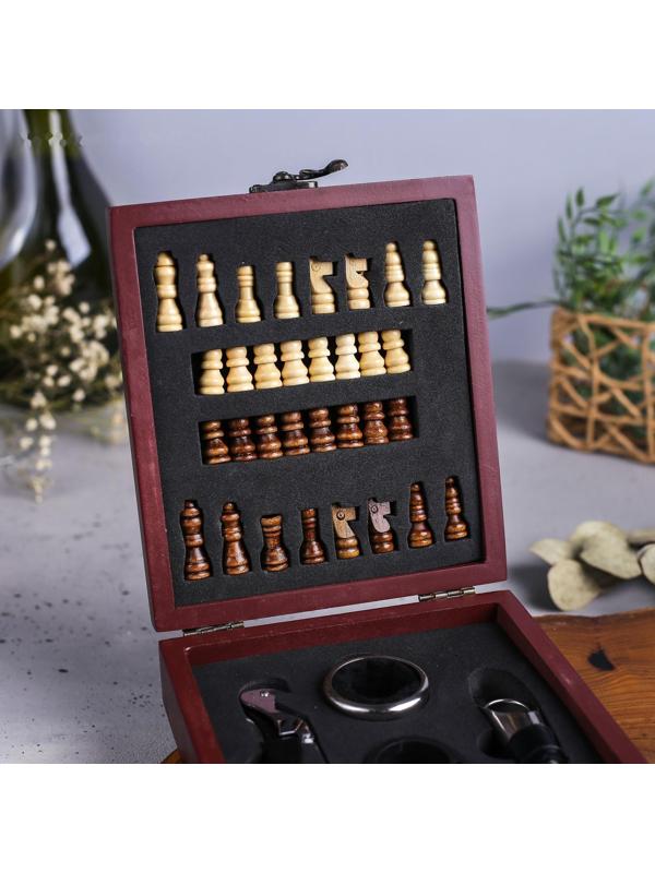 Подарочный набор для вина с шахматами «Поздравляю»