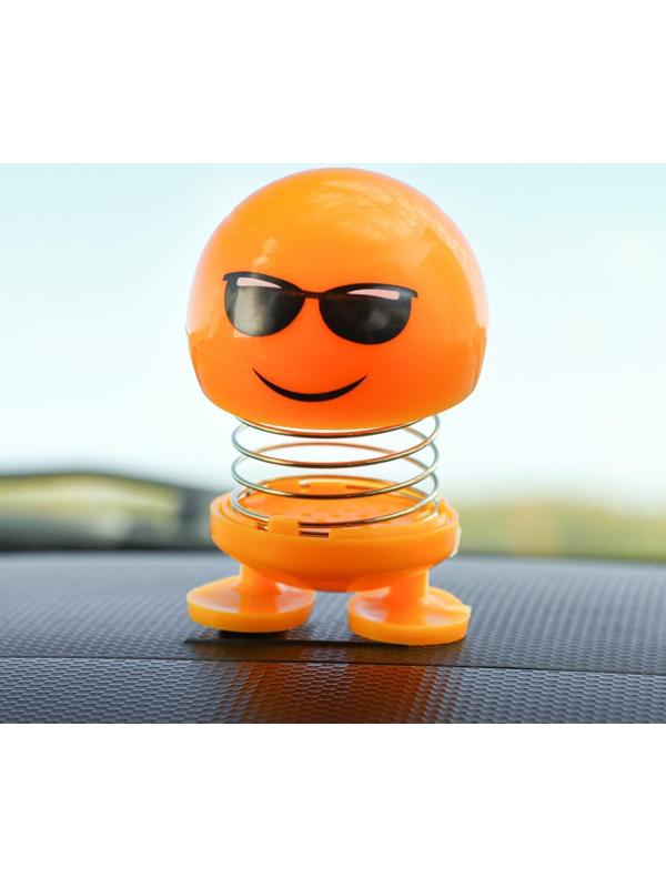 Смайл на пружинке, на панель в авто, в очках, желтый