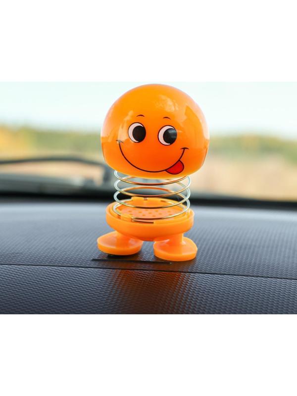 Смайл на пружинке, на панель в авто, язык, желтый