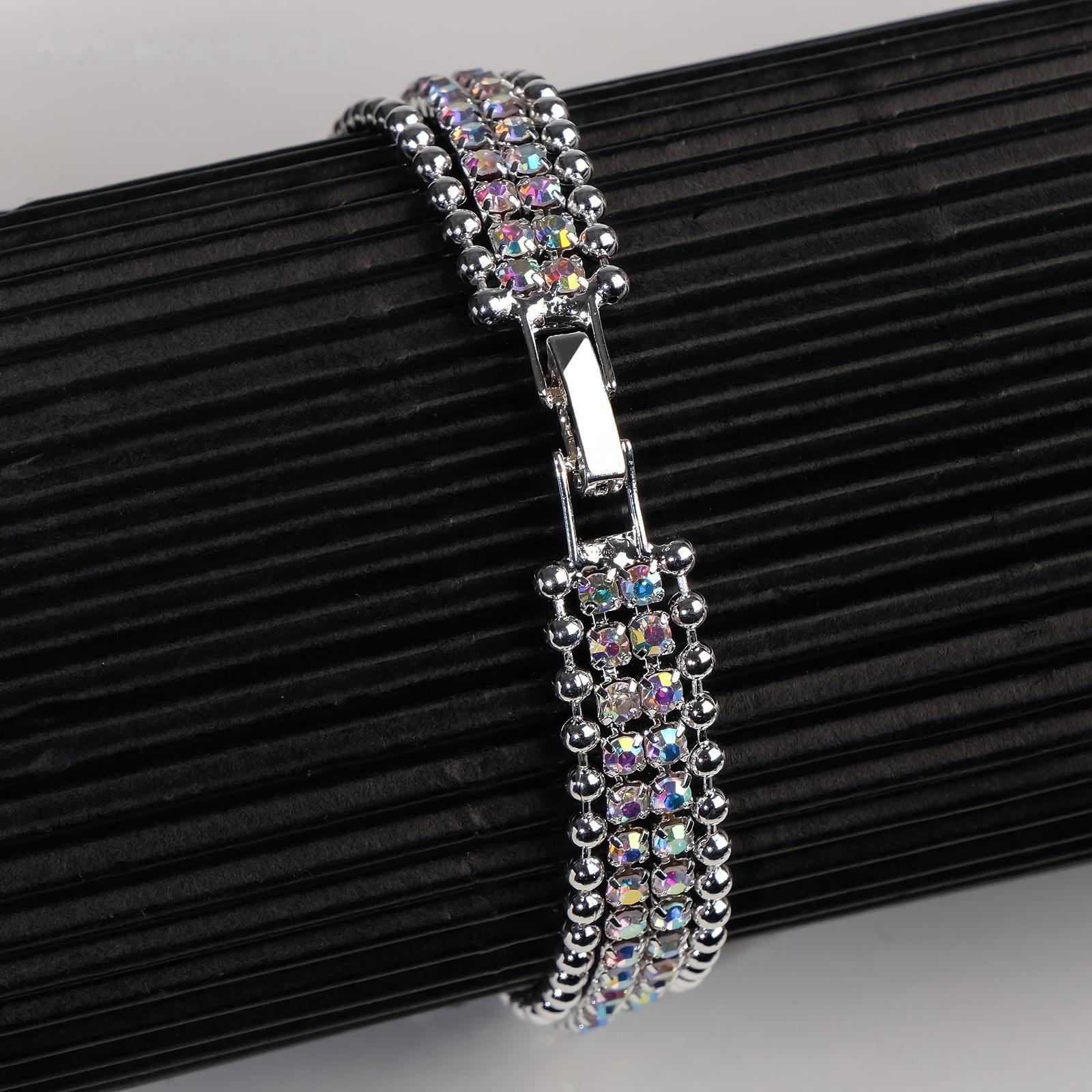 Браслет со стразами 