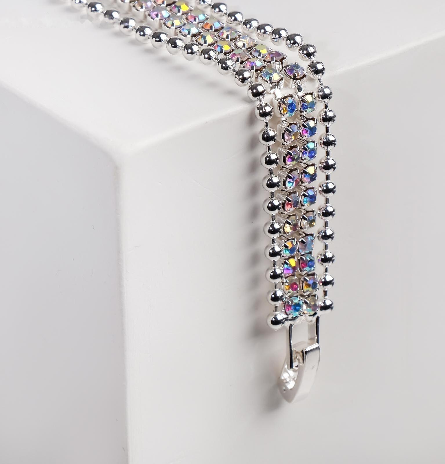 Браслет со стразами 