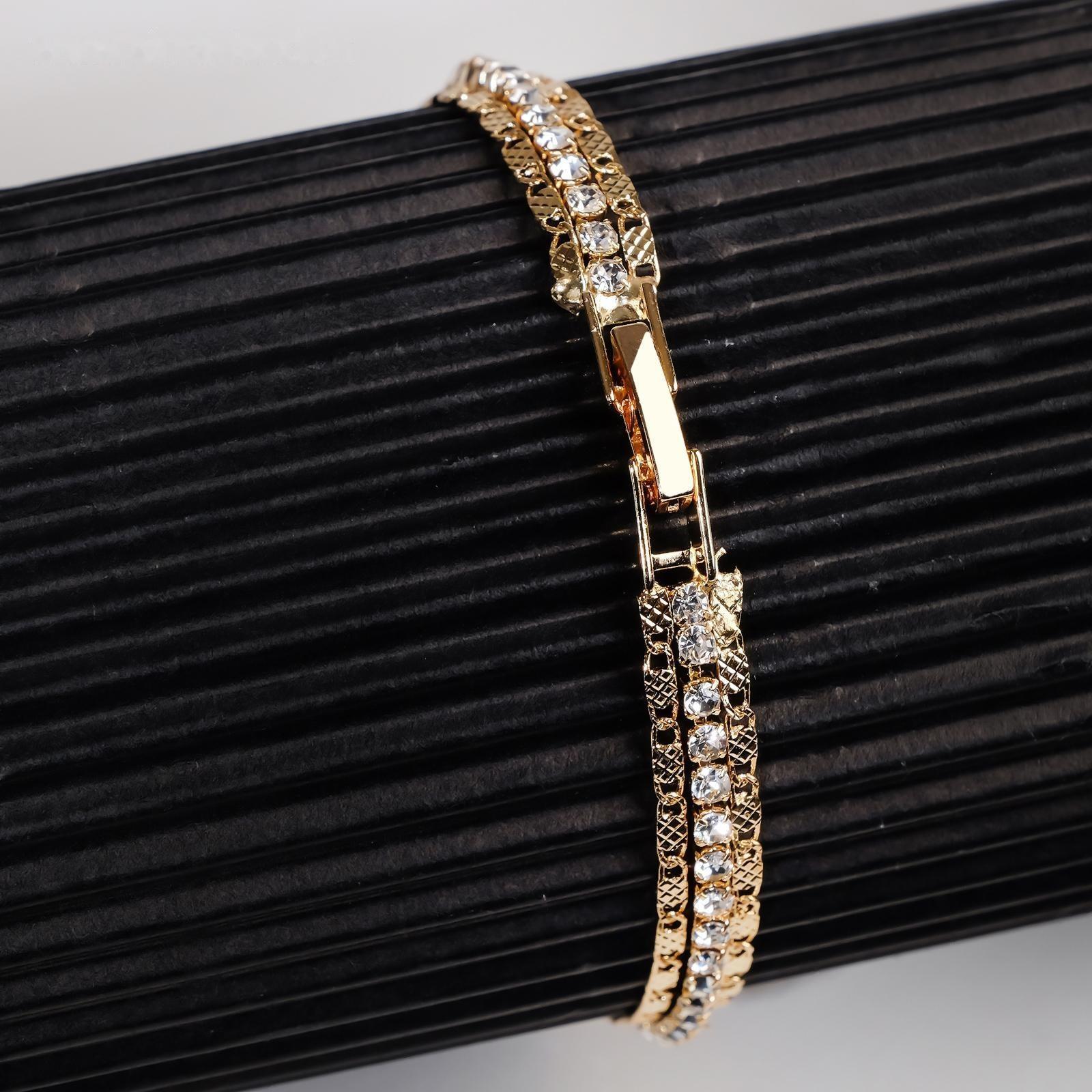 Браслет со стразами 