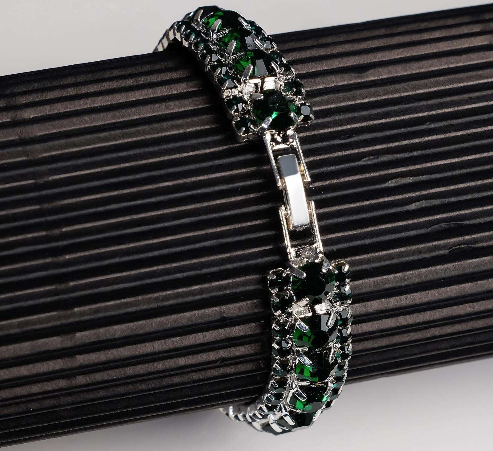 Браслет со стразами 