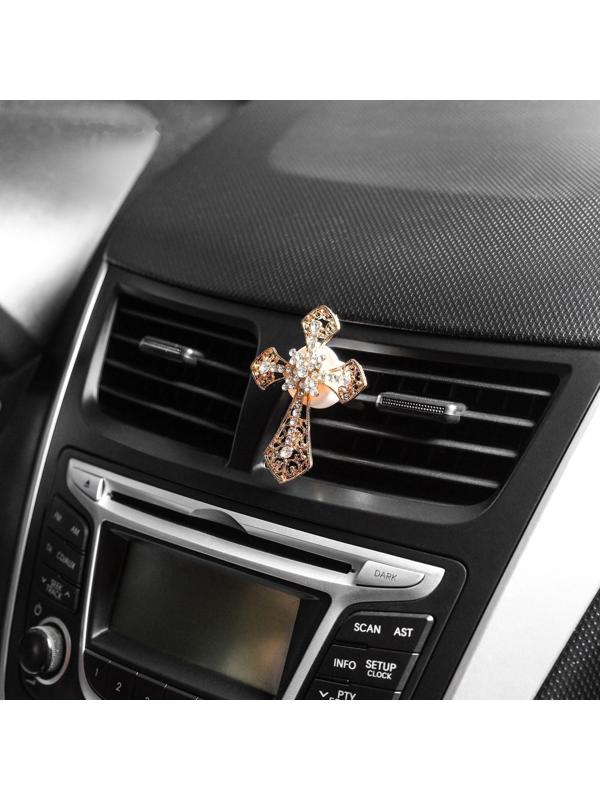 Украшение в дефлектор автомобиля 