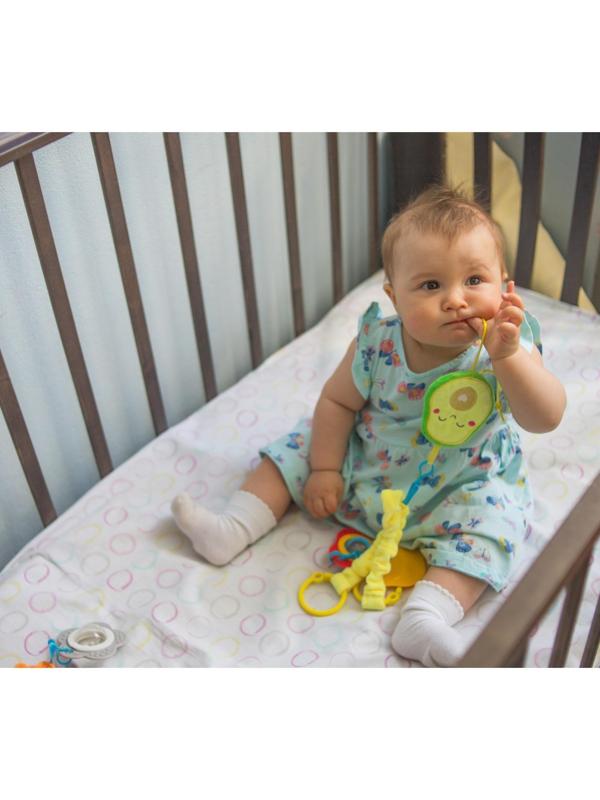 Растяжка - погремушка мягкая на кроватку/коляску «Авокадо», 30 - 45 см