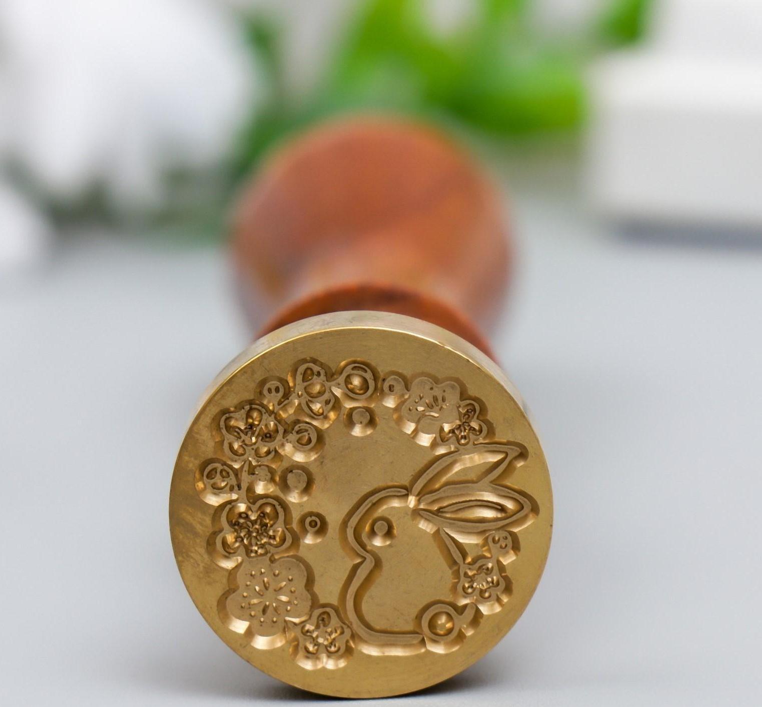 Печать для сургуча с деревянной ручкой 