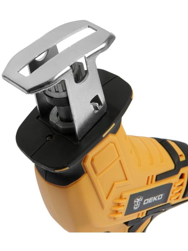 Пила сабельная аккумуляторная DEKO DKRS20-Li, 20 В, 2 Ач,2600 об/мин, ход 15 мм