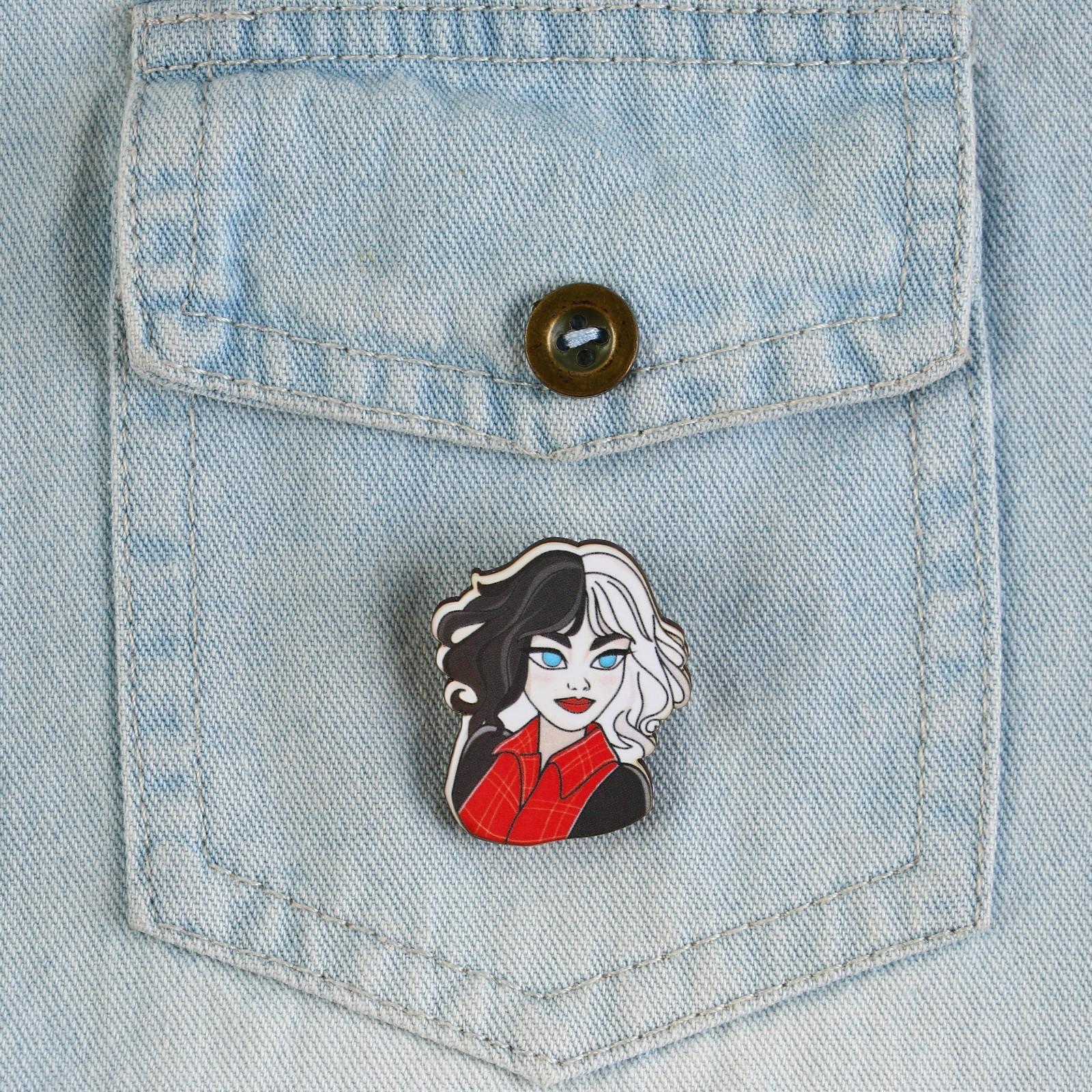 Значок деревянный «Рождена чокнутой», 3 х 3,6 см