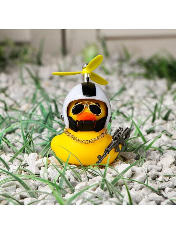 Утка с пропеллером желтая, звезда