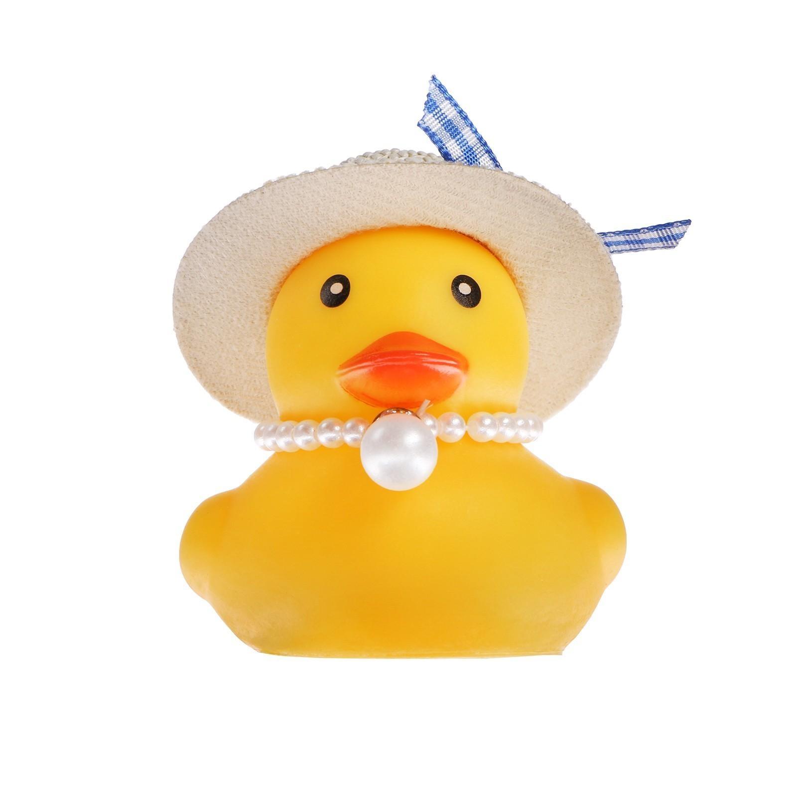 Утка желтая, шляпа соломенная