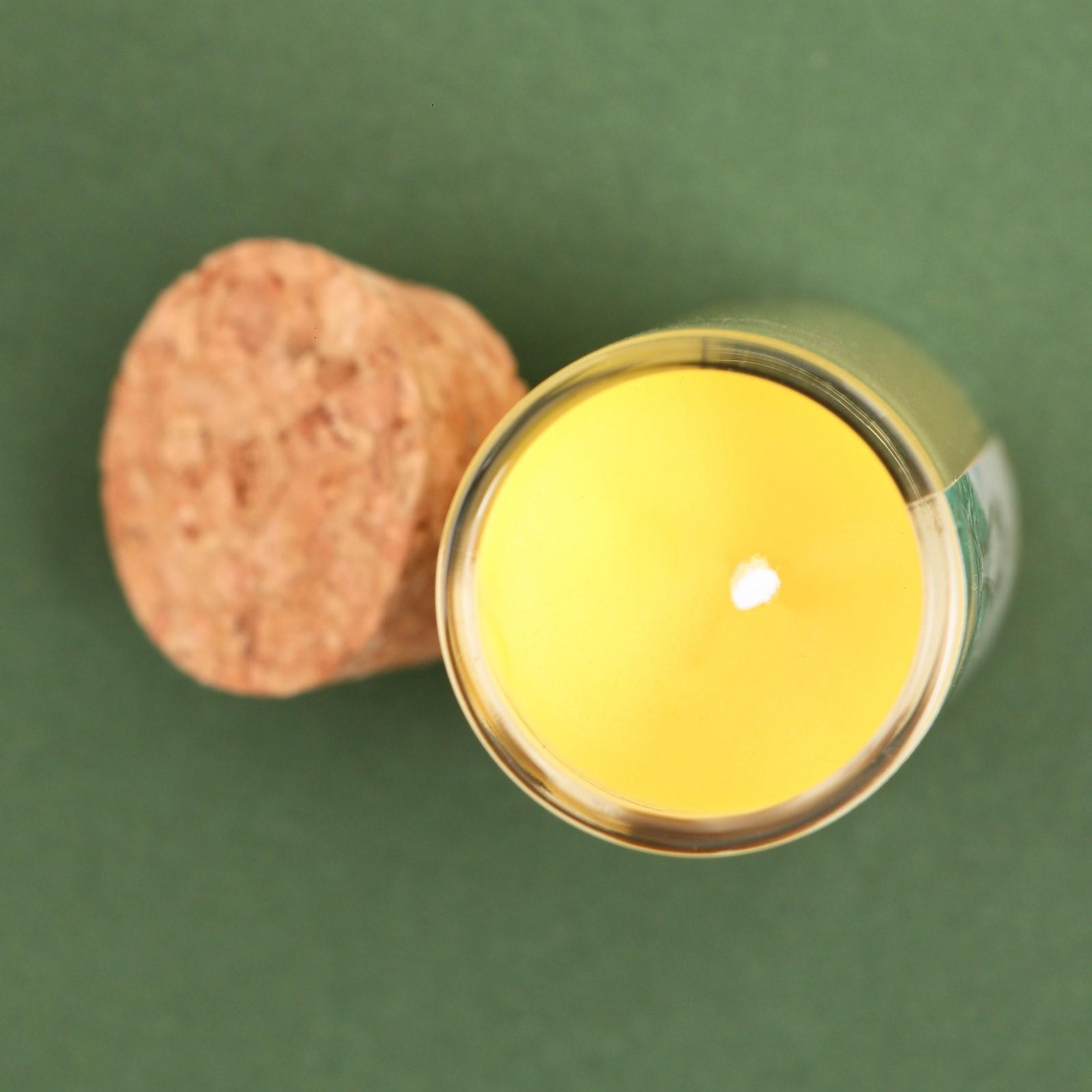 Новогодняя свеча в колбе «Счастья», миндаль, высота 8 см