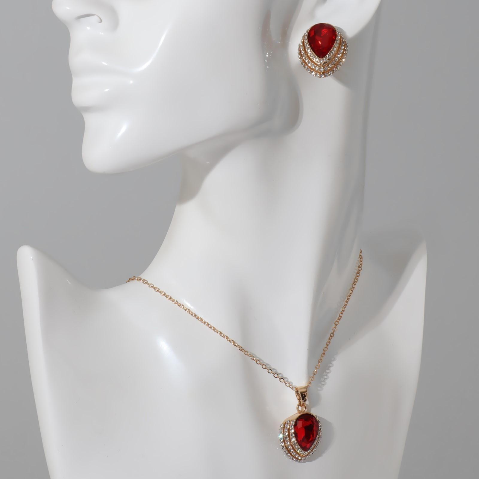 Гарнитур 2 предмета: серьги, кулон 