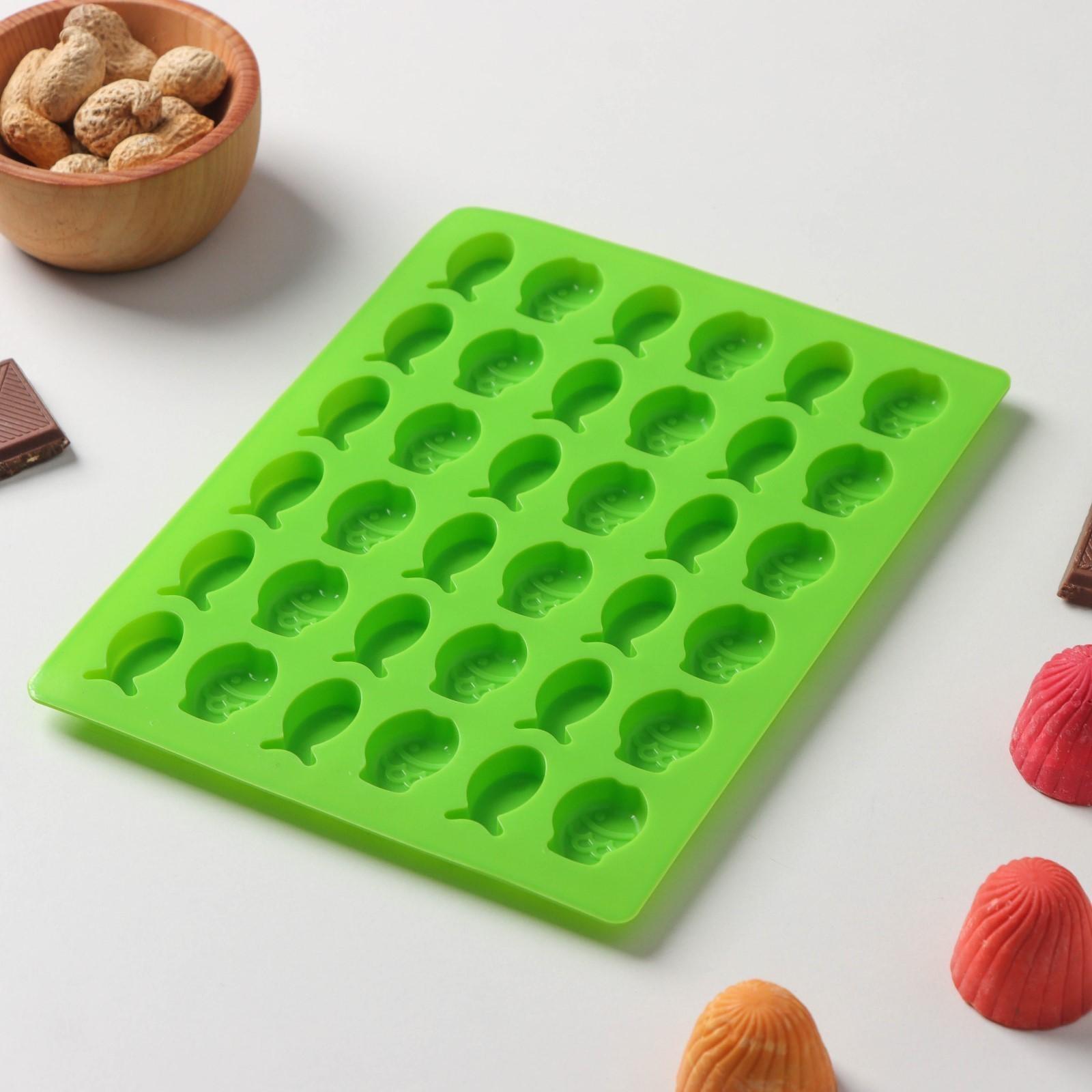 Форма силиконовая для мармелада Доляна «Рыбки», 18,5×14×1 см, 36 ячеек (2,5×1,5 см), цвет зелёный