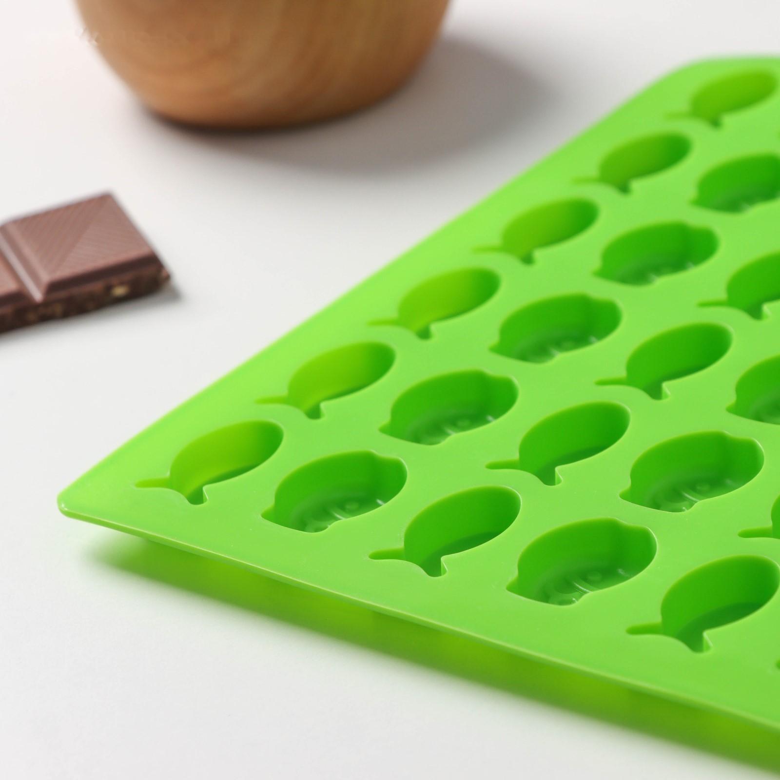 Форма силиконовая для мармелада Доляна «Рыбки», 18,5×14×1 см, 36 ячеек (2,5×1,5 см), цвет зелёный