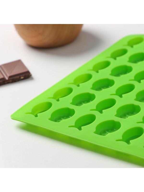 Форма силиконовая для мармелада Доляна «Рыбки», 18,5×14×1 см, 36 ячеек (2,5×1,5 см), цвет зелёный