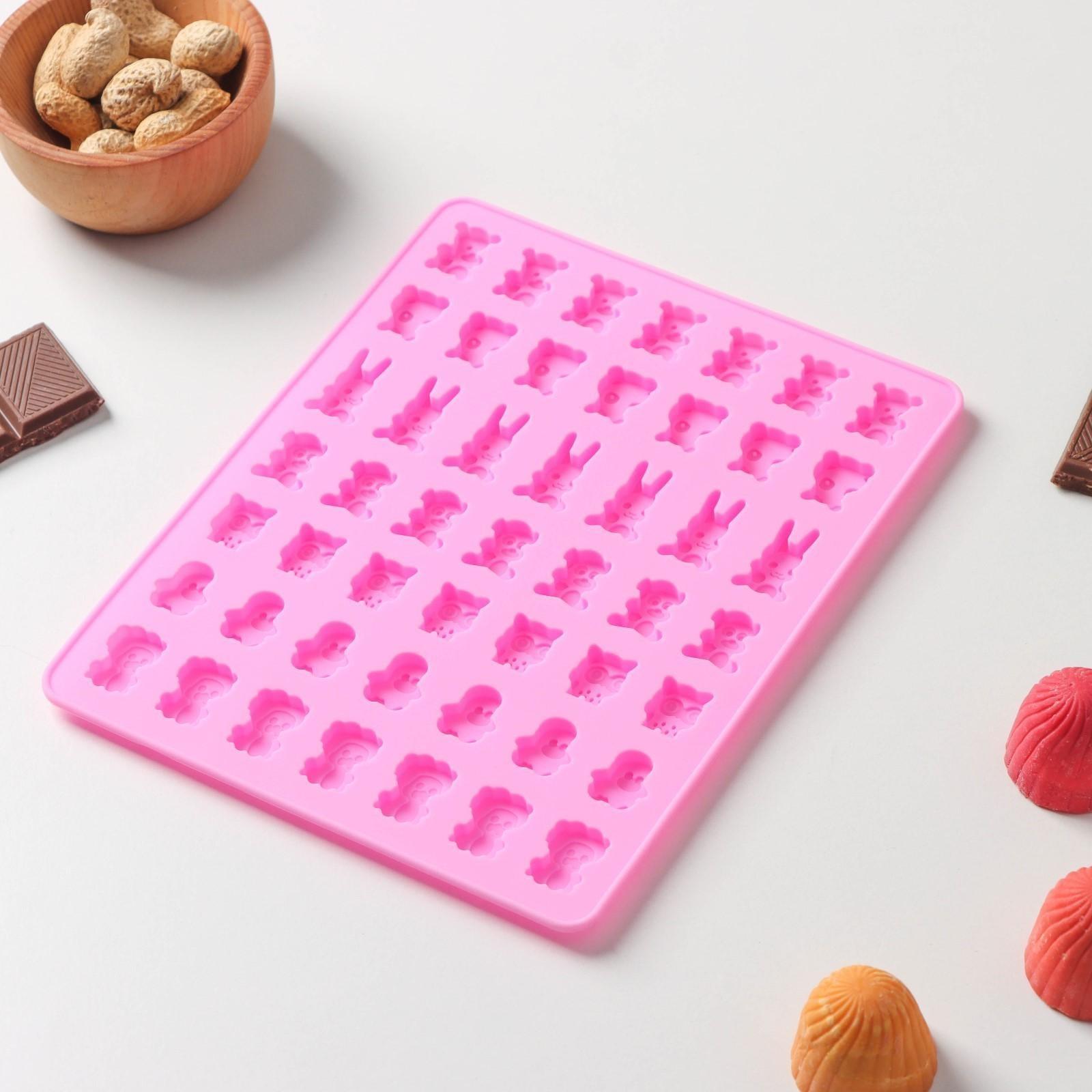 Форма силиконовая для мармелада Доляна «Зоопарк», 18,5×15×0,5 см, 49 ячеек (2×1,5 см), цвет розовый