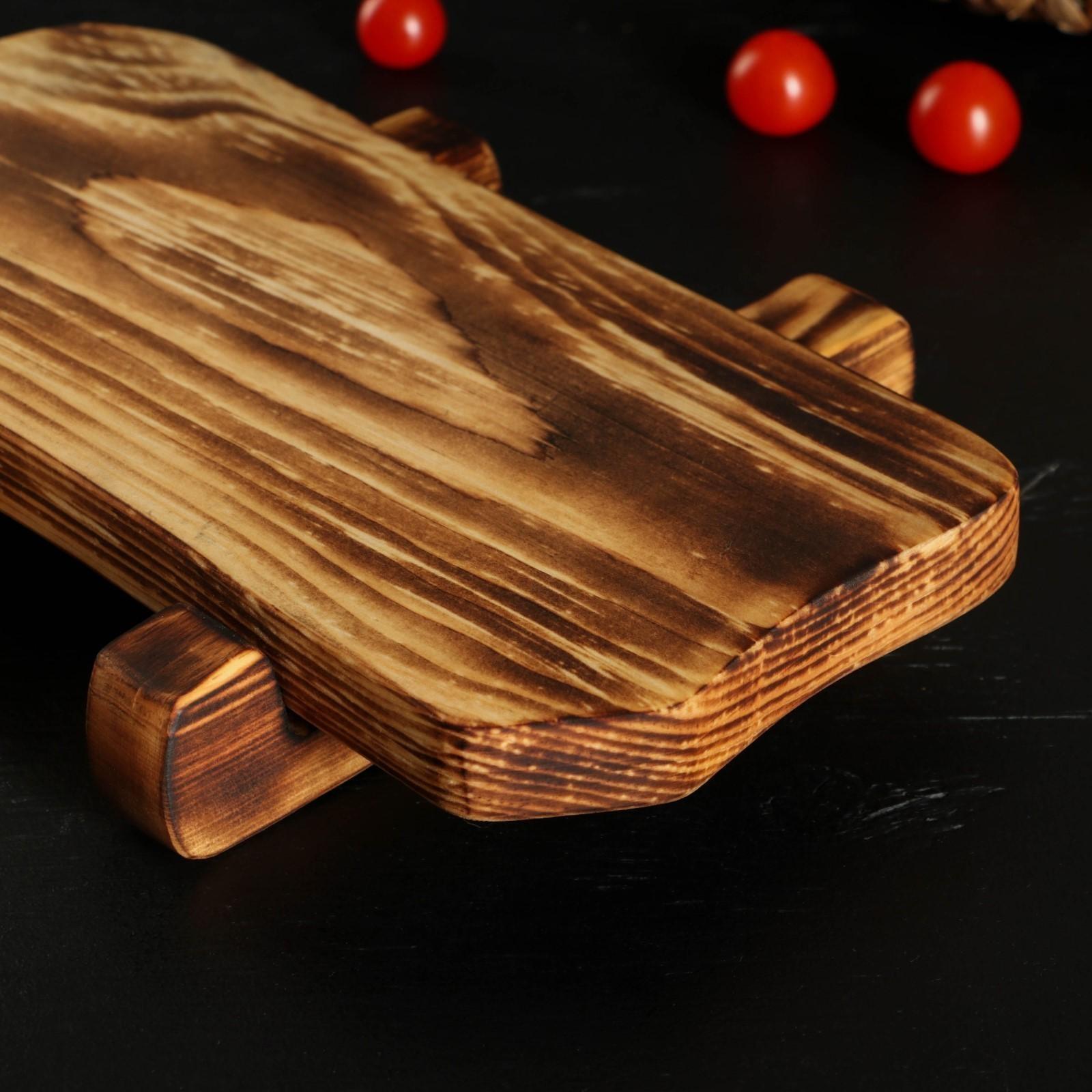 Разделочная доска для подачи на ножках в обжиге Wild Kitchen, 31×14,5×7 см, цельный массив кедра