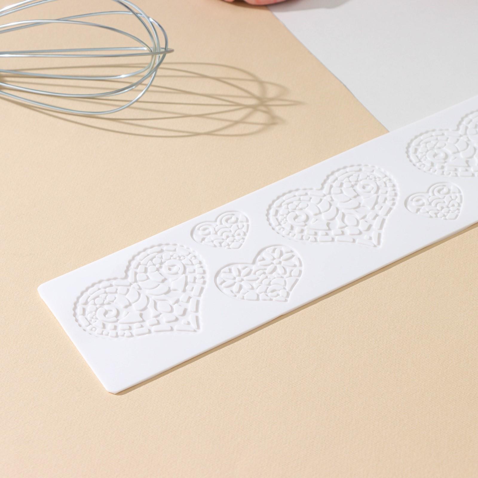 Силиконовый коврик для айсинга Доляна «Сердца», 37,5×8×0,1 см, цвет розовый